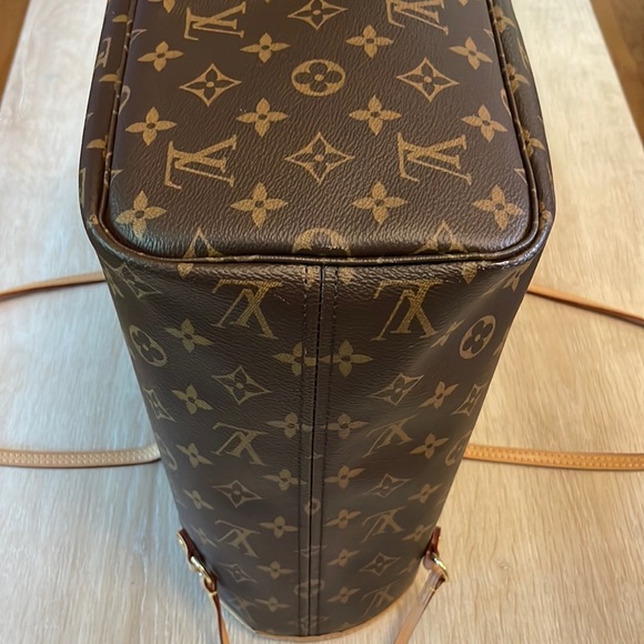 Louis Vuitton 2022 Monogram Neverfull MM 🍒Cerise Lining🍒PRISTINE🍒RFID Chipped - Picture 6 of 11